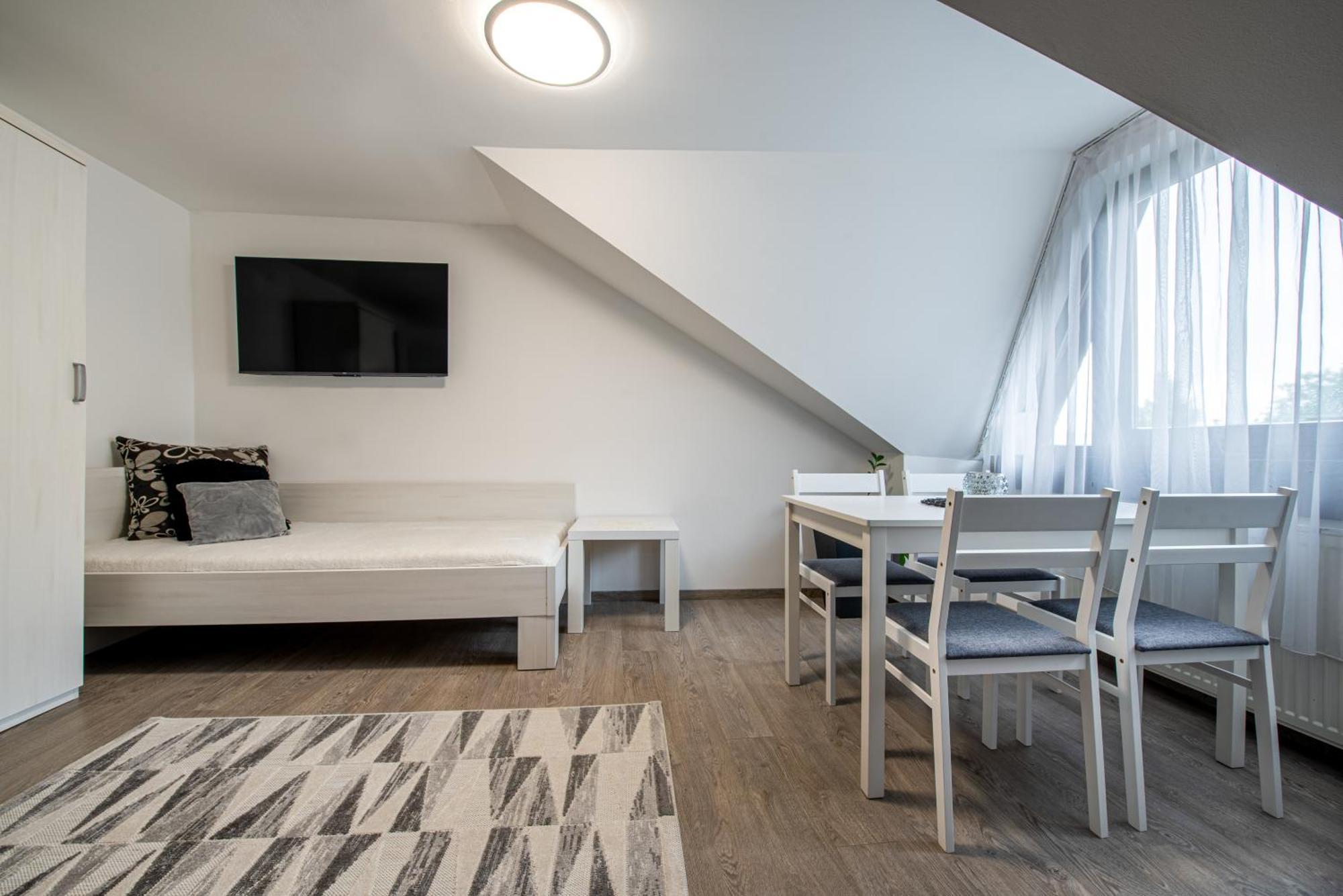 Chillgarden Apartments Trenčín Dış mekan fotoğraf